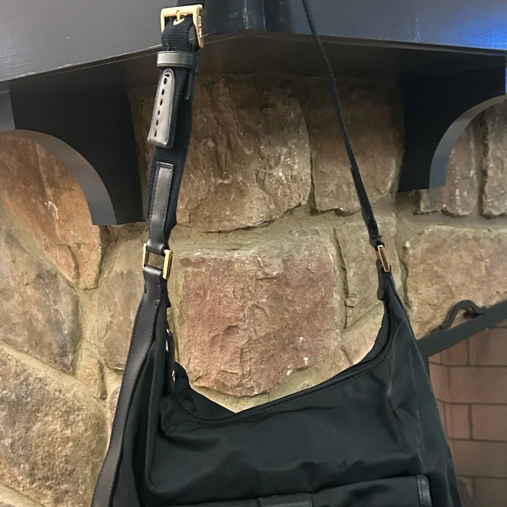 Nine West Elegant Black Men's Messenger Bag. Very Clean/Cool